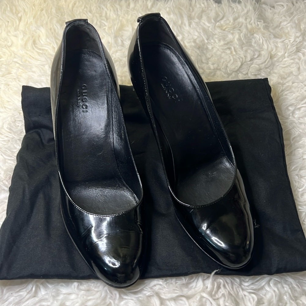 Gucci Black patent leather pumps size 7.5